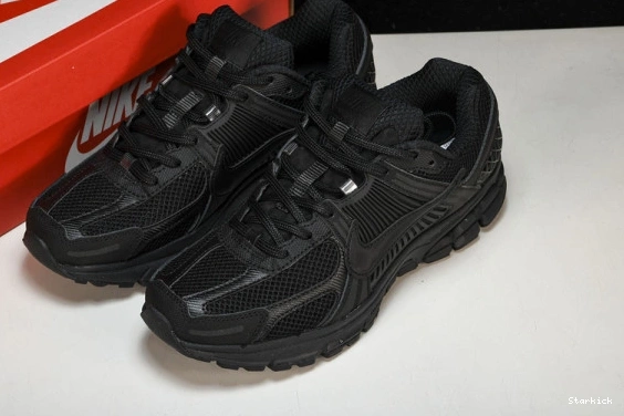 NIKE BV1358-003 Triple Black (2023) ZOOM VOMERO 5 0910